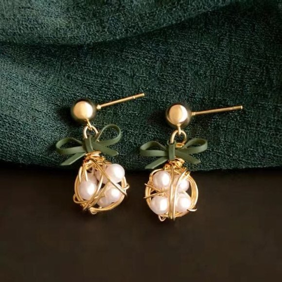 Dainty wire Gold Pearl Ball Earrings with Green Bow Korean Style Cute Gift NWT - Picture 2 of 6